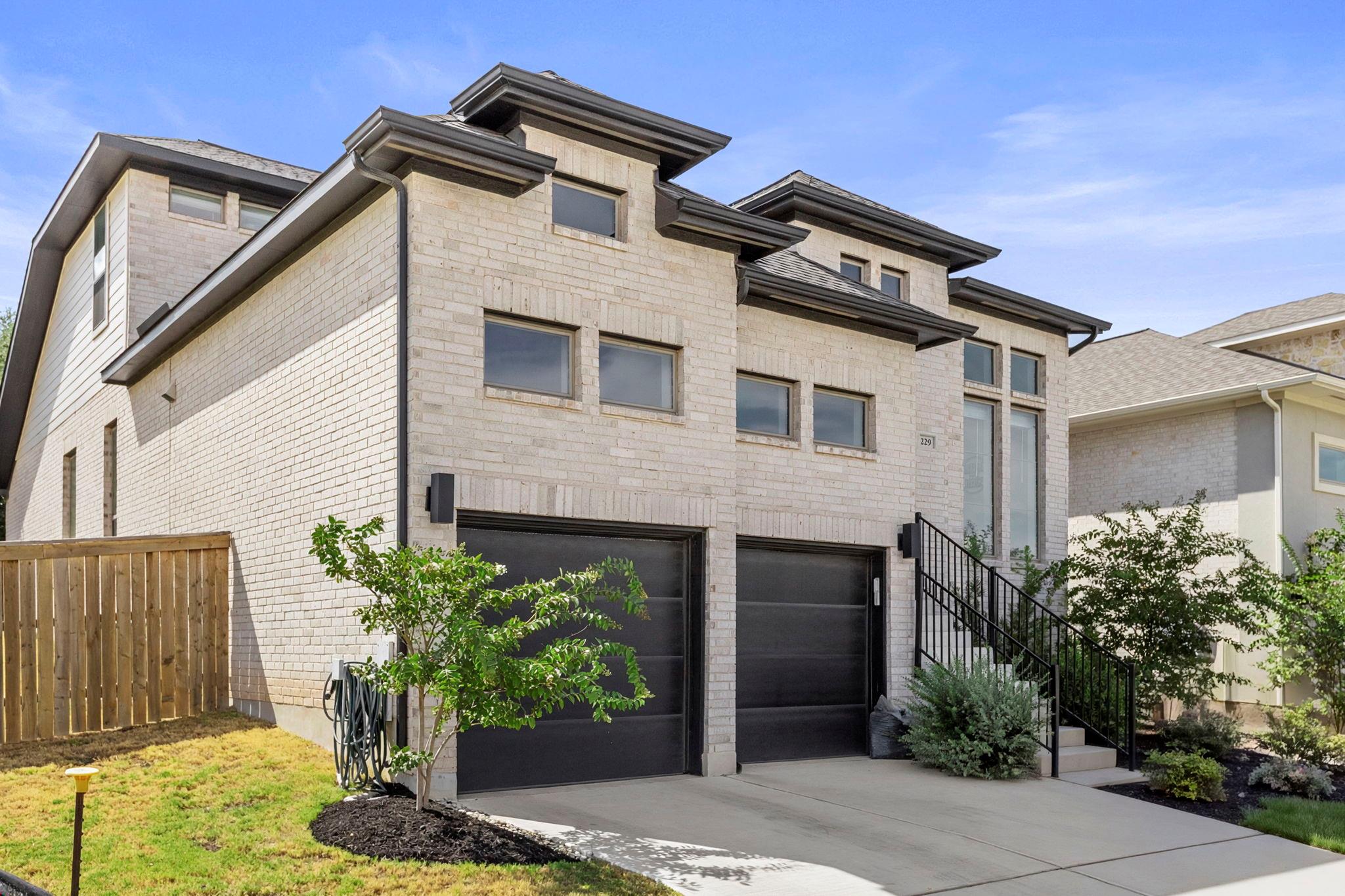229 Bluff Creek LN, Georgetown, TX 78628