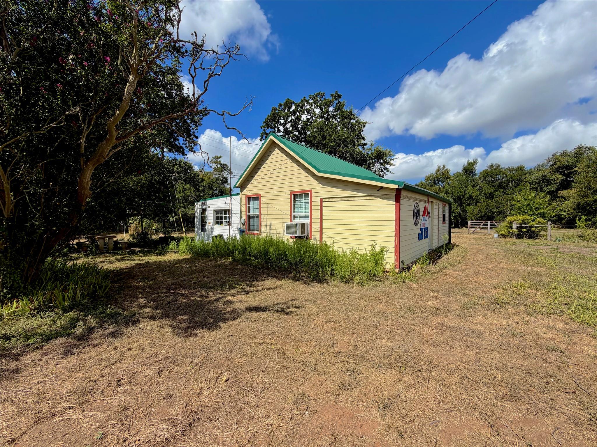 8947 S Fm 1915, Buckholts, TX 76518