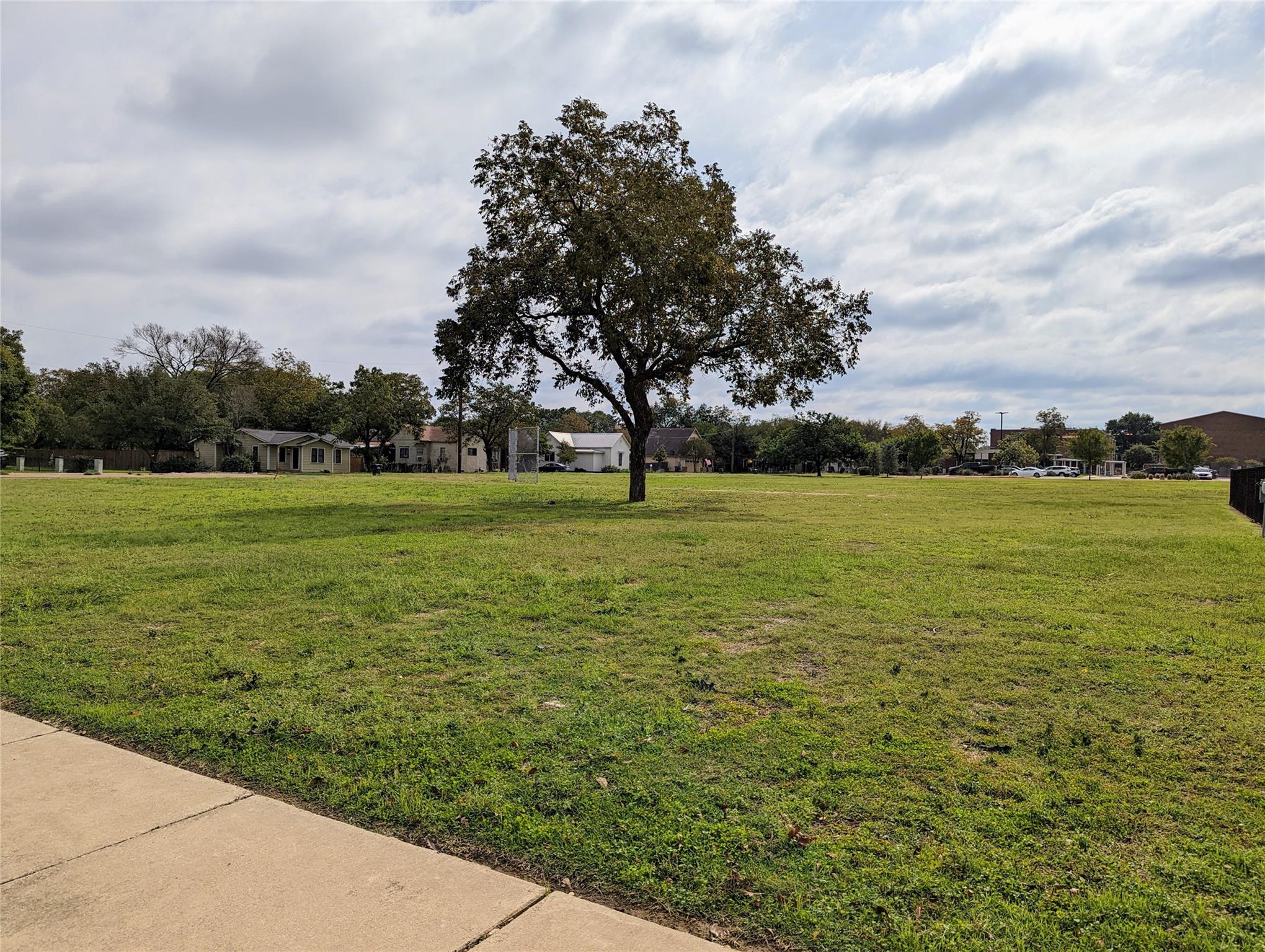 515 E 8th ST, Georgetown, TX 78626