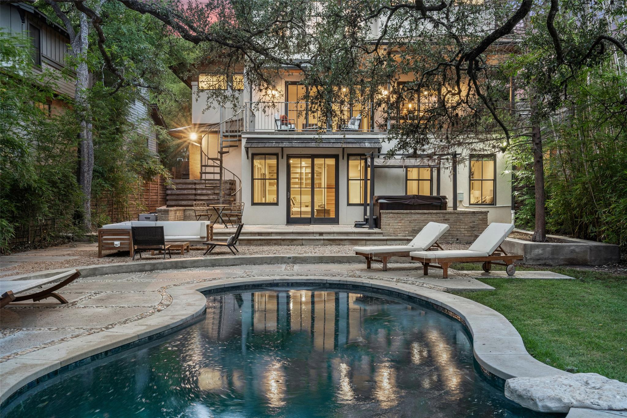 1907 Mccall RD, Austin, TX 78703
