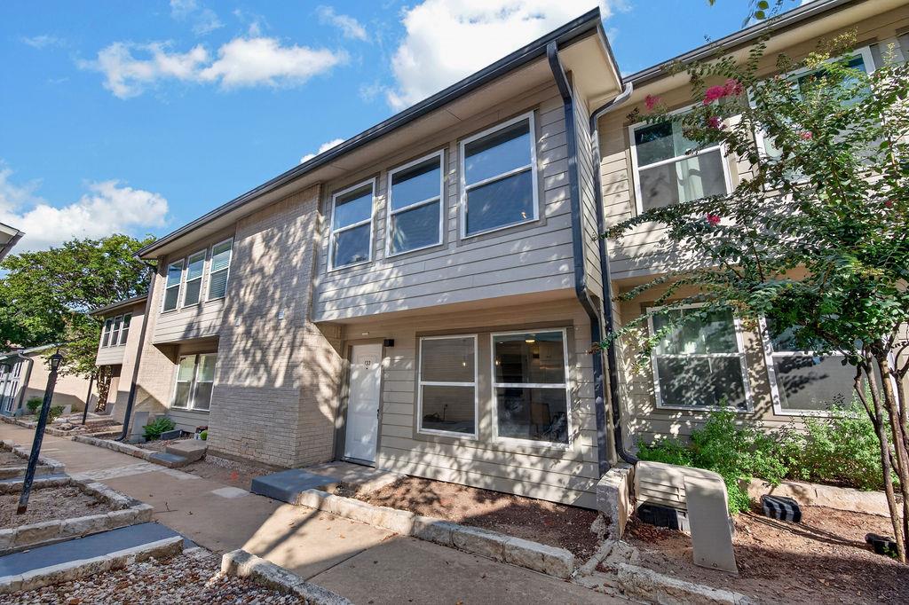 2124 Burton DR #133, Austin, TX 78741