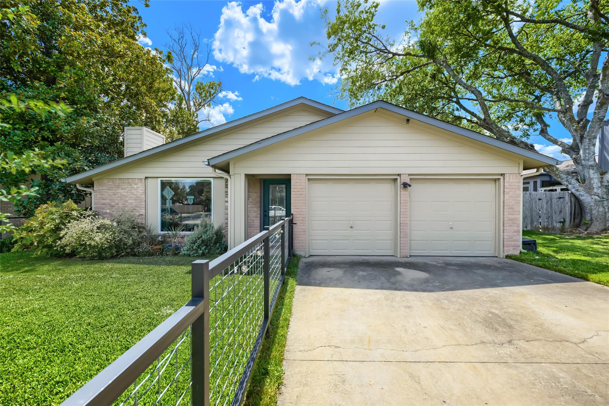 215 Cloudview DR, Austin, TX 78745