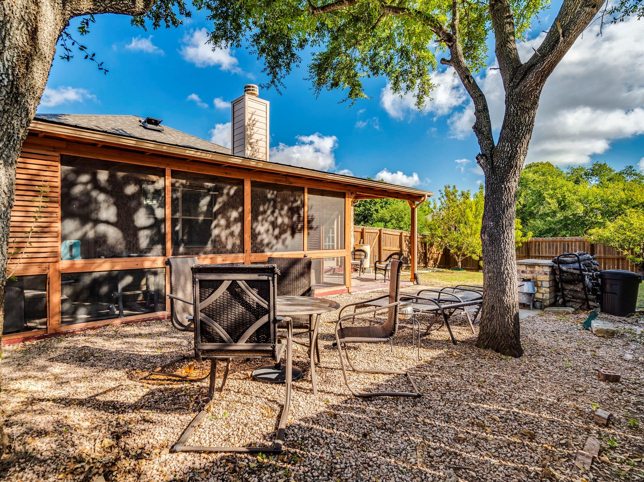 165 Oxford DR, Kyle, TX 78640