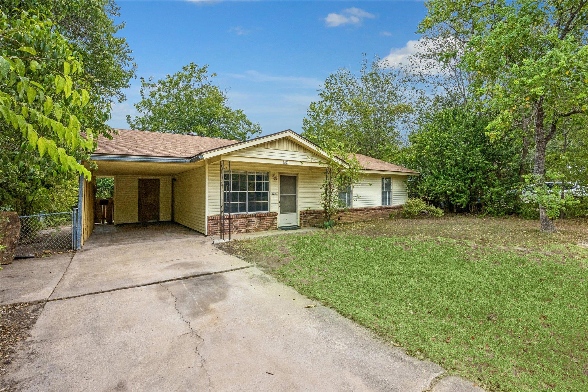 402 Bramble DR, Austin, TX 78745