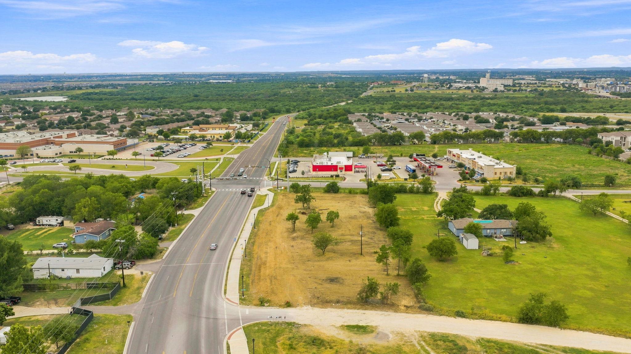 101 Sunflower CIR, Kyle, TX 78640
