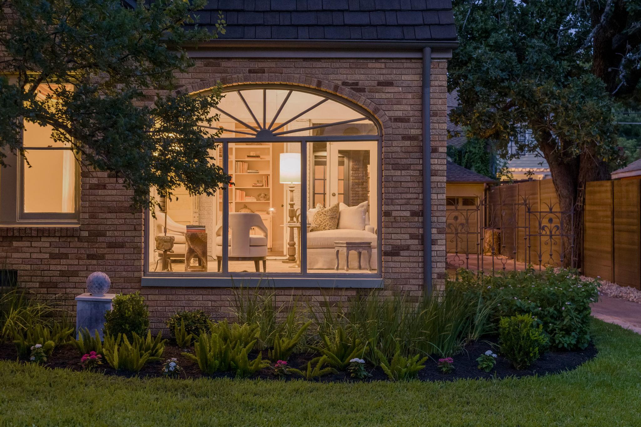 106 Laurel LN, Austin, TX 78705
