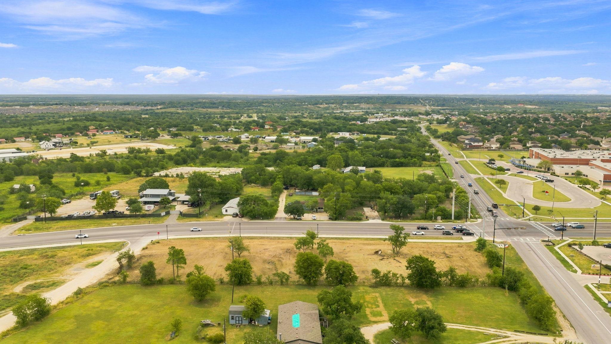 101 Sunflower CIR, Kyle, TX 78640