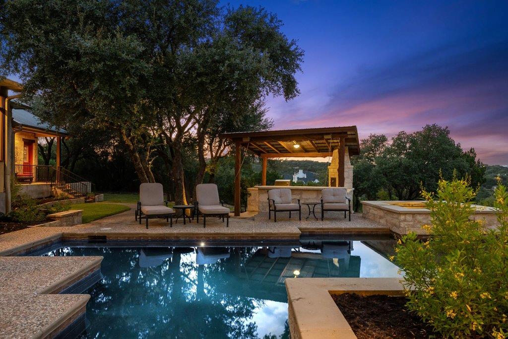 4401 Whirlwind CV, Spicewood, TX 78669