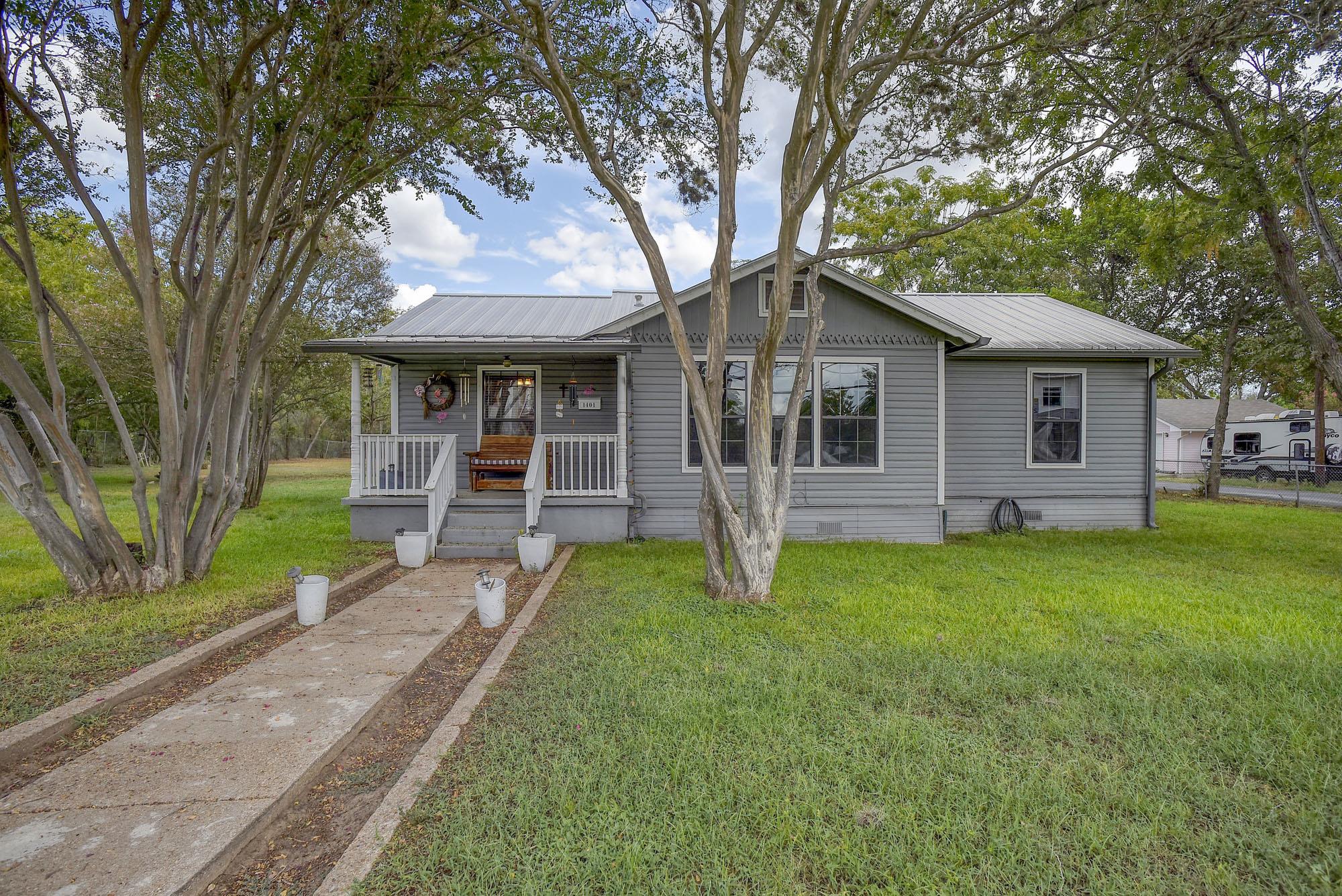 1401 Hill ST, Bastrop, TX 78602