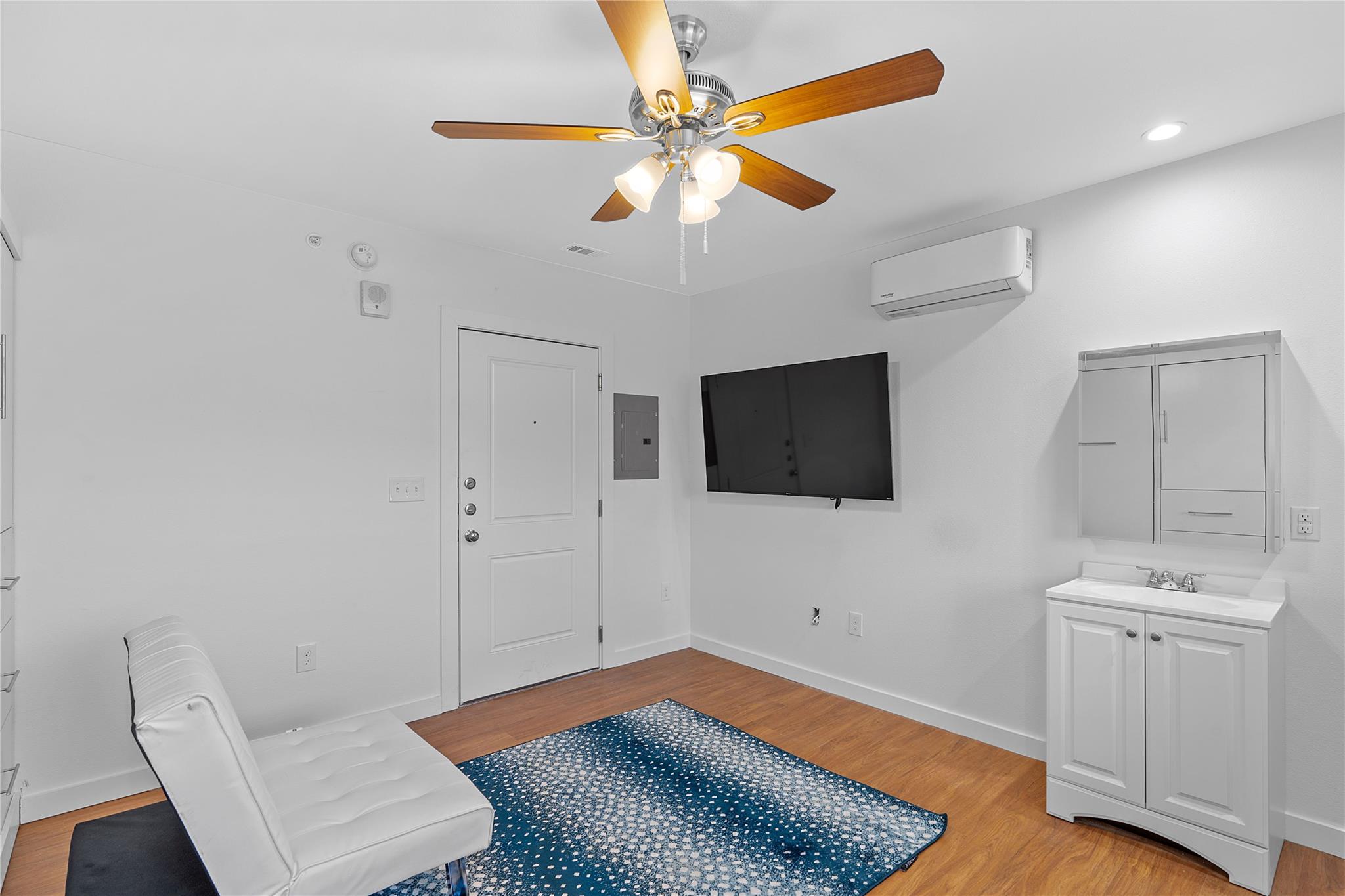 306 E 30 ST #202, Austin, TX 78705
