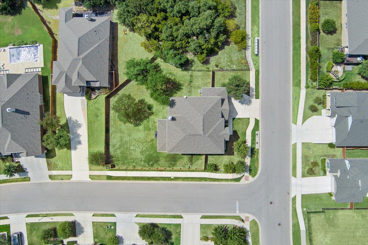 1106 Silent Oaks DR, Georgetown, TX 78628