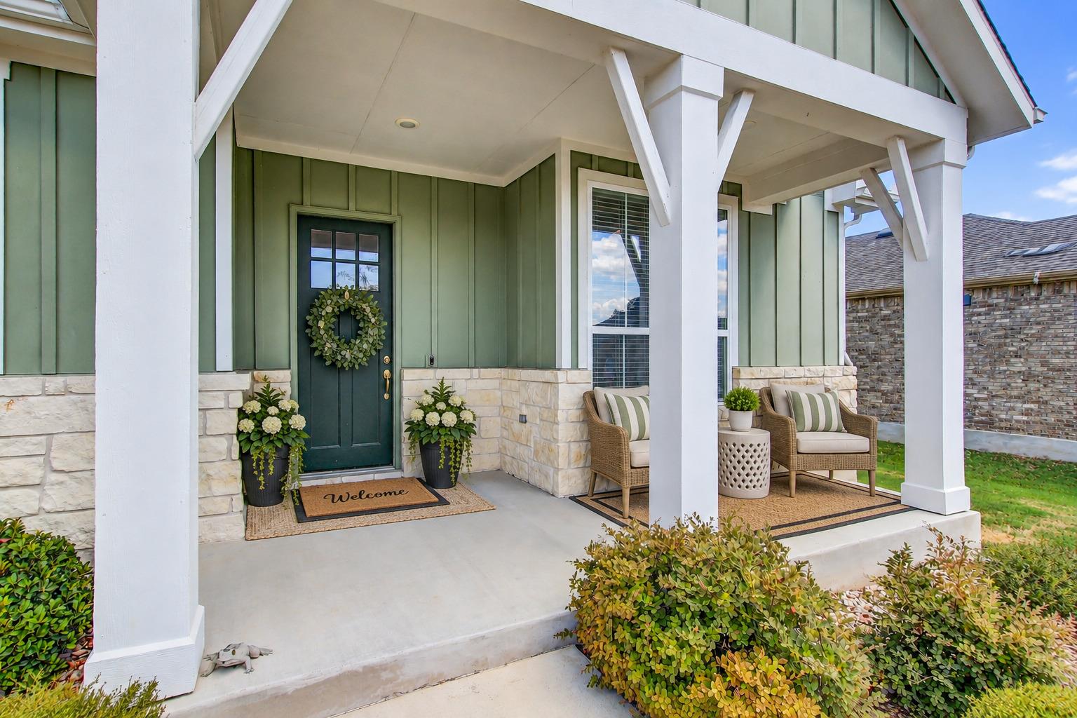 305 Iron Rail LN, Georgetown, TX 78633