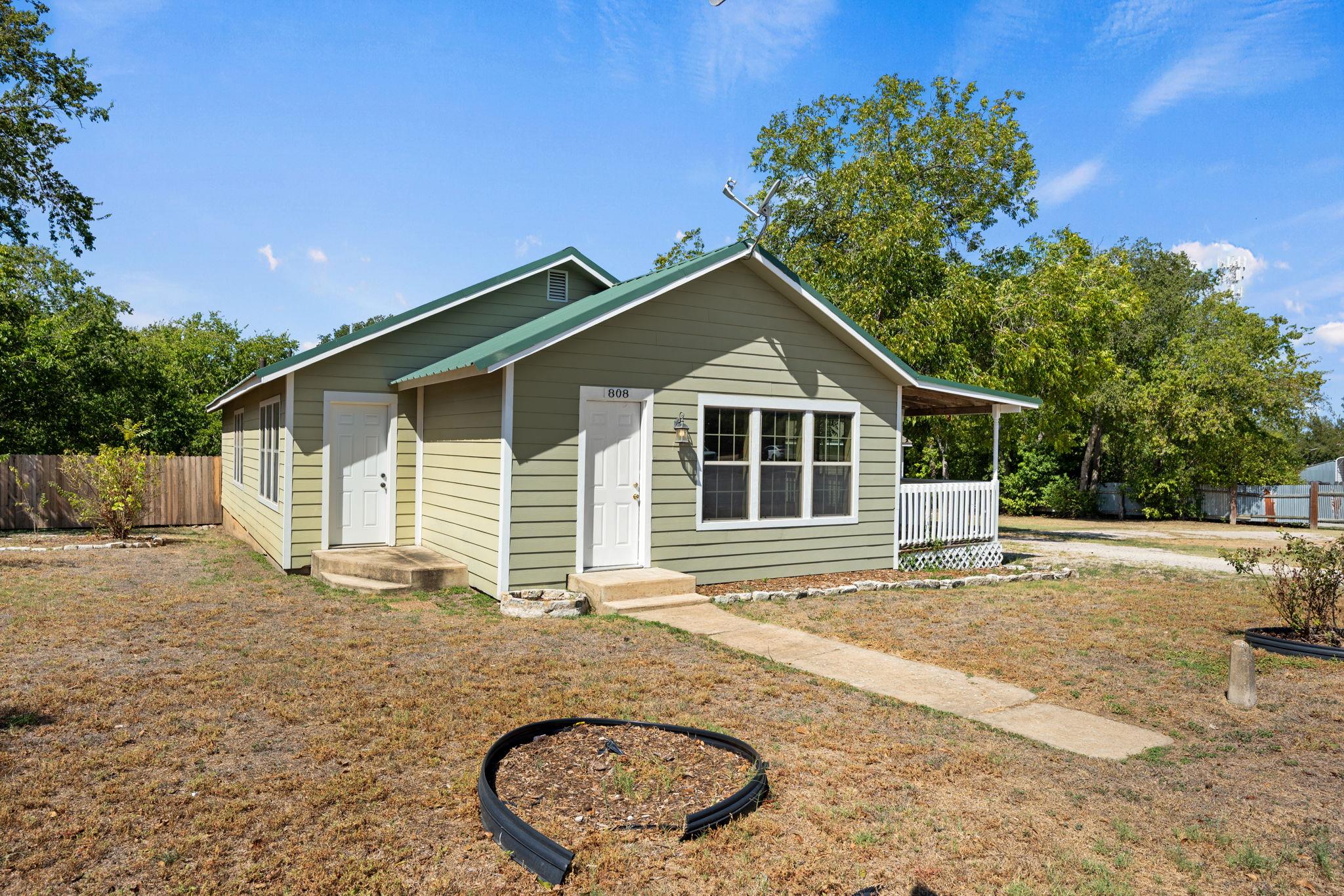 808 N Water ST, Burnet, TX 78611