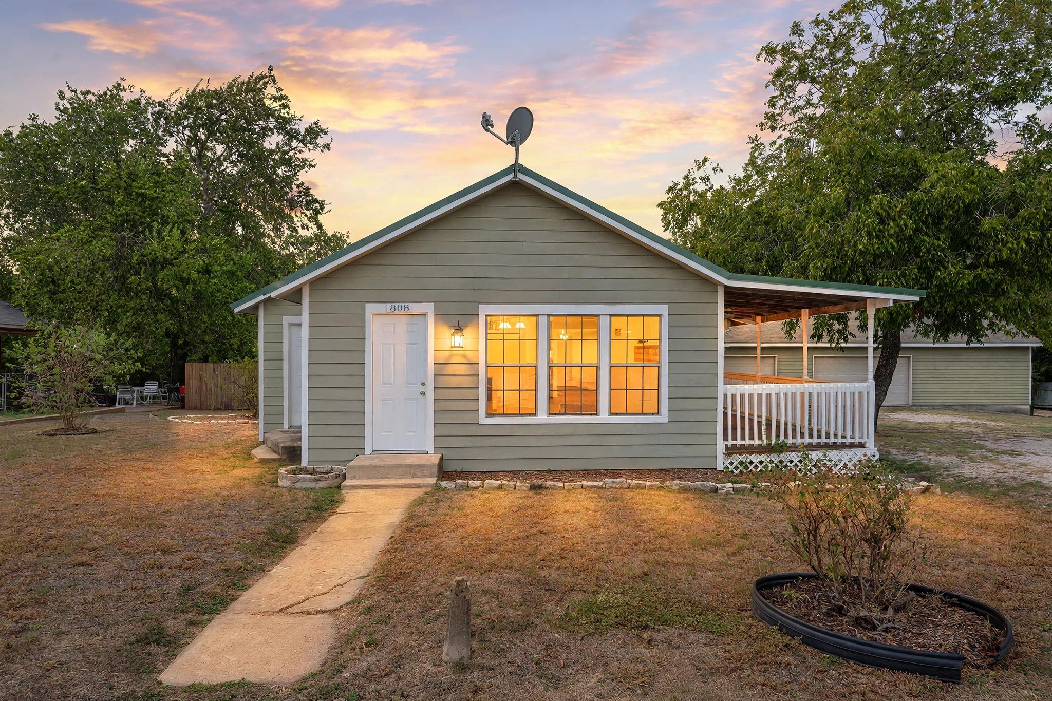 808 N Water ST, Burnet, TX 78611