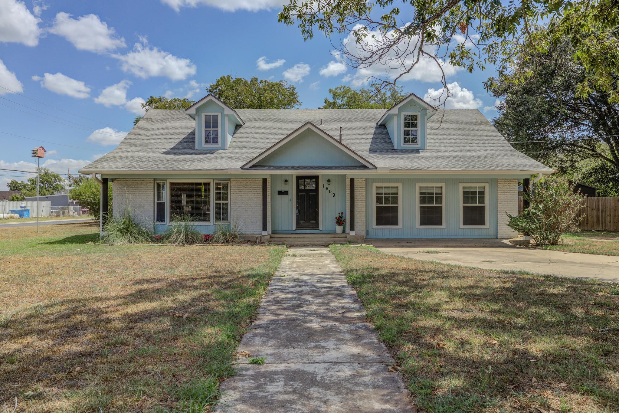 1509 SW Hill ST, Bastrop, TX 78602