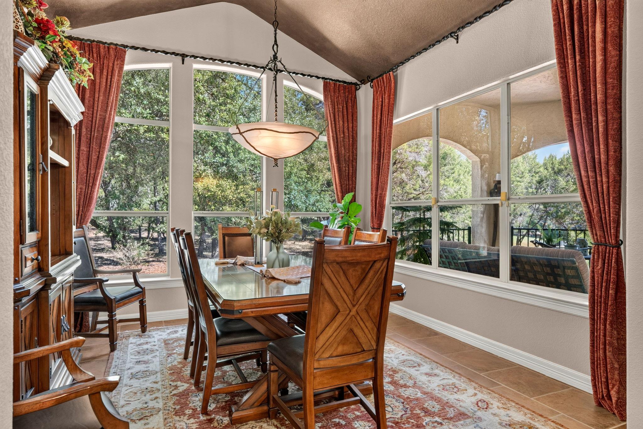 16 Swiftwater TRL, The Hills, TX 78738