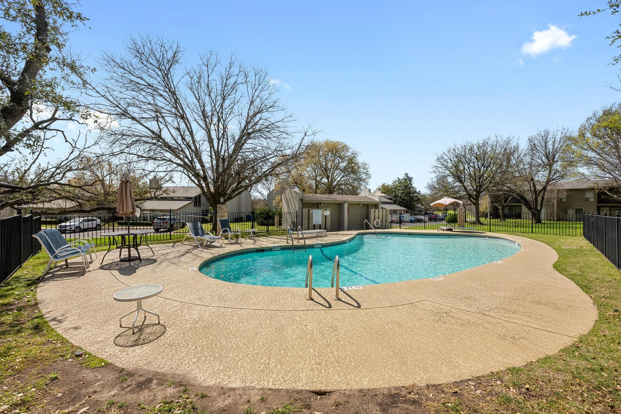 100 Lido CIR #B2, Lakeway, TX 78734
