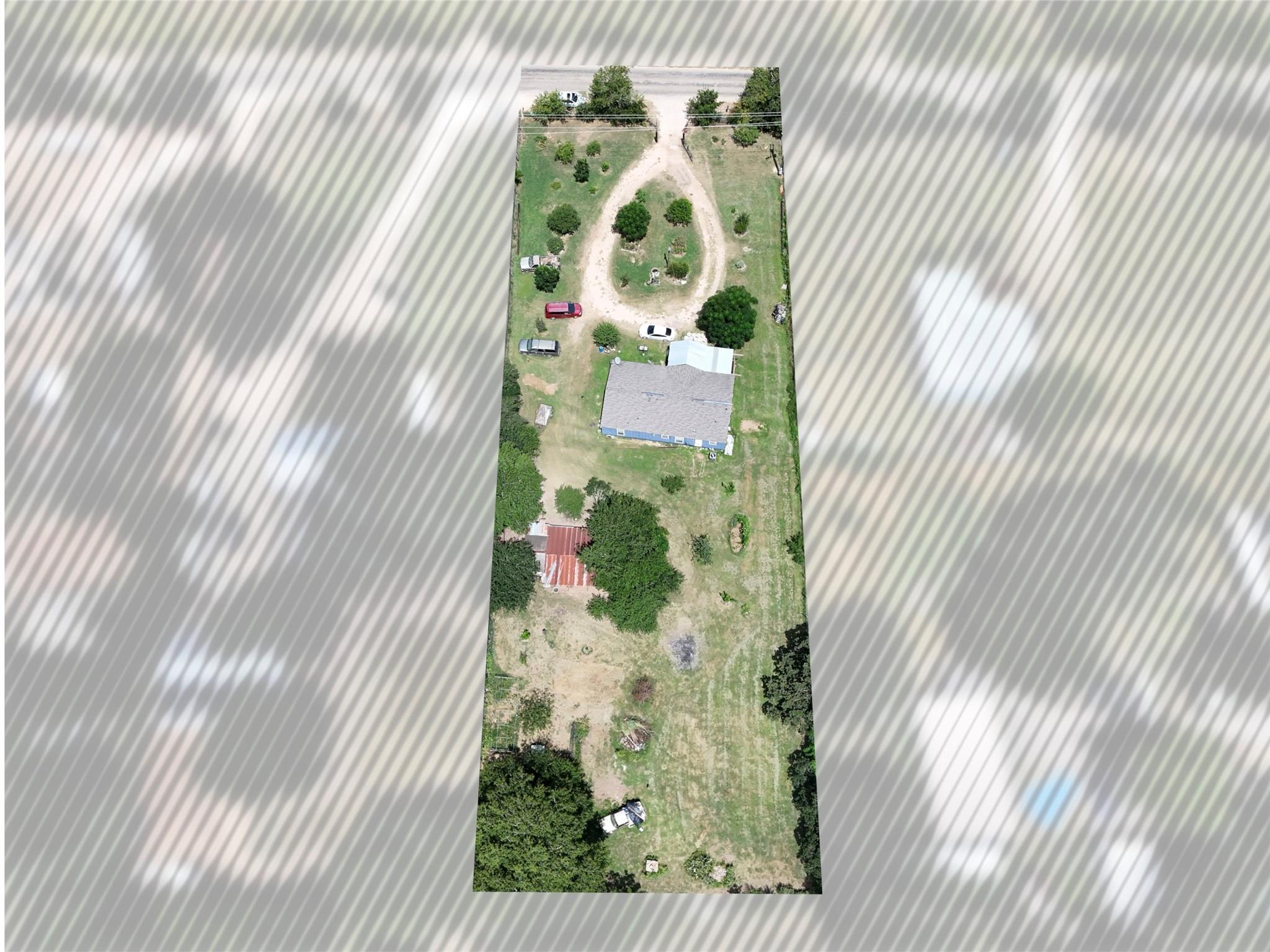 305 Thompson LN, Dale, TX 78616