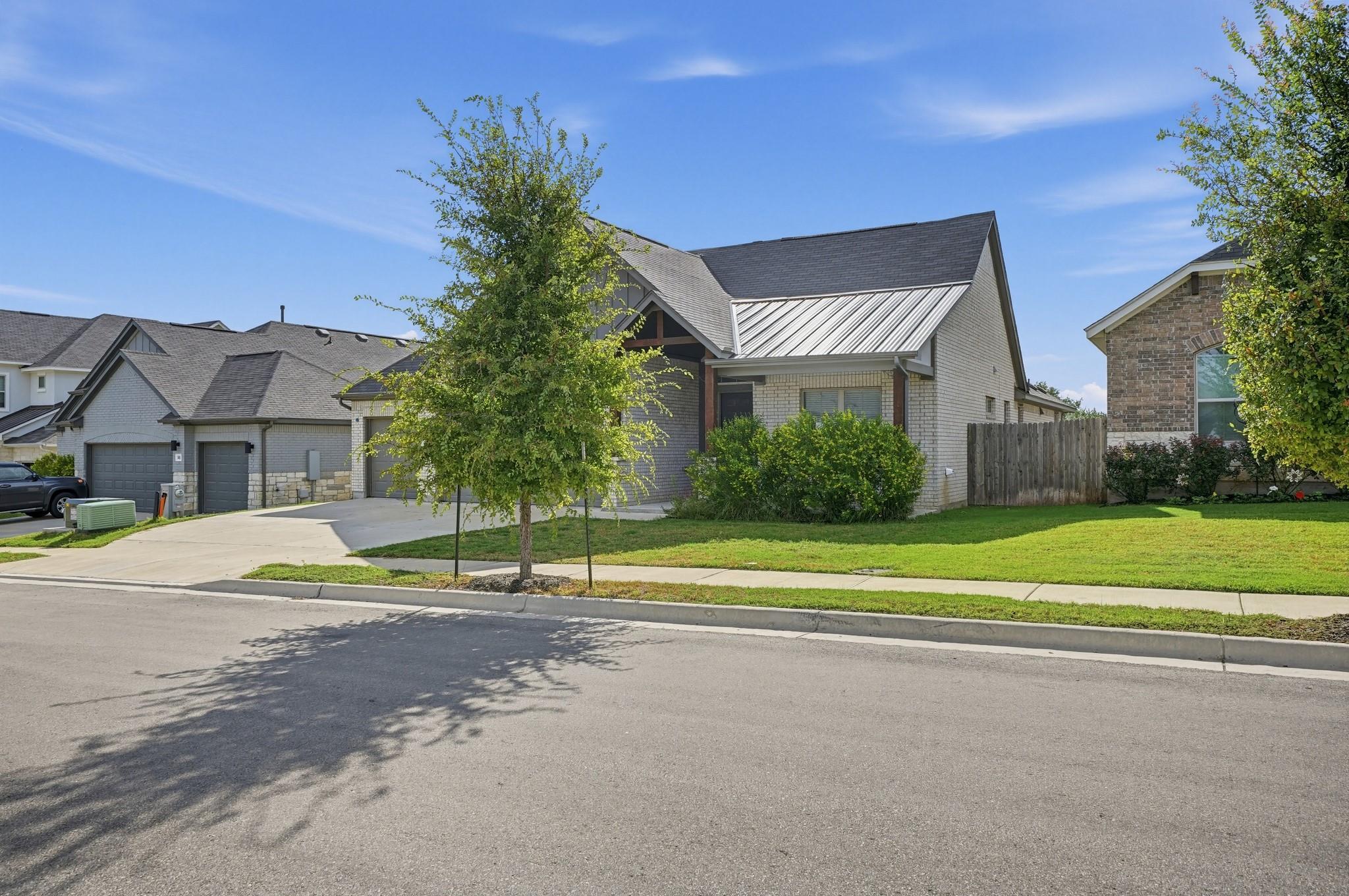 734 Treadwell LN, Kyle, TX 78640