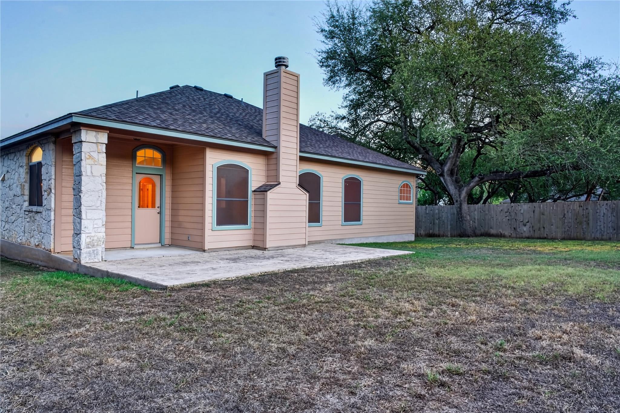 8700 Neider DR, Austin, TX 78749