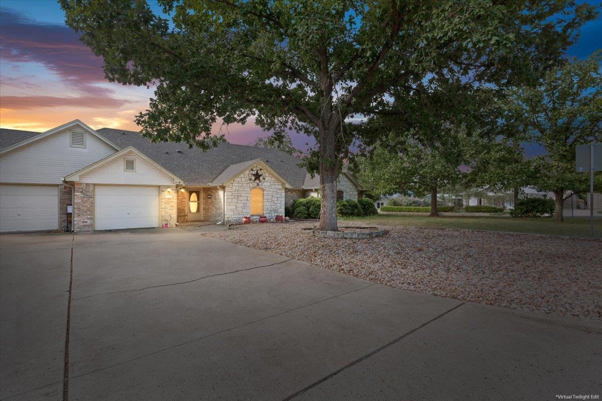 1006 W North Ave, Lampasas, TX 76550