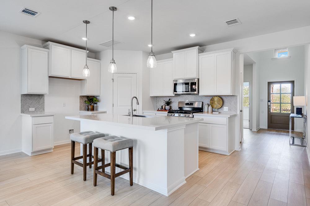 4009 Wynn RD, Hutto, TX 78634