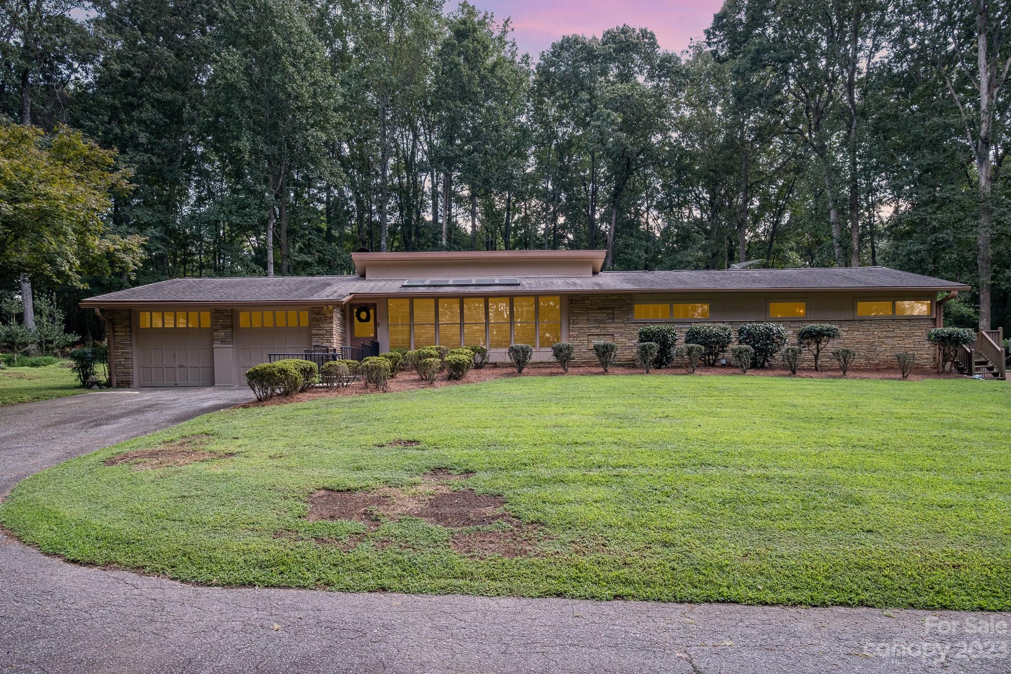 2756 Peachtree Rd, Statesville, NC 28625