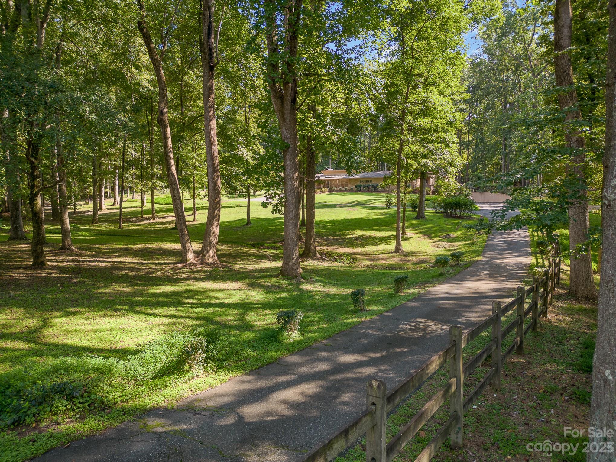 2756 Peachtree Rd, Statesville, NC 28625