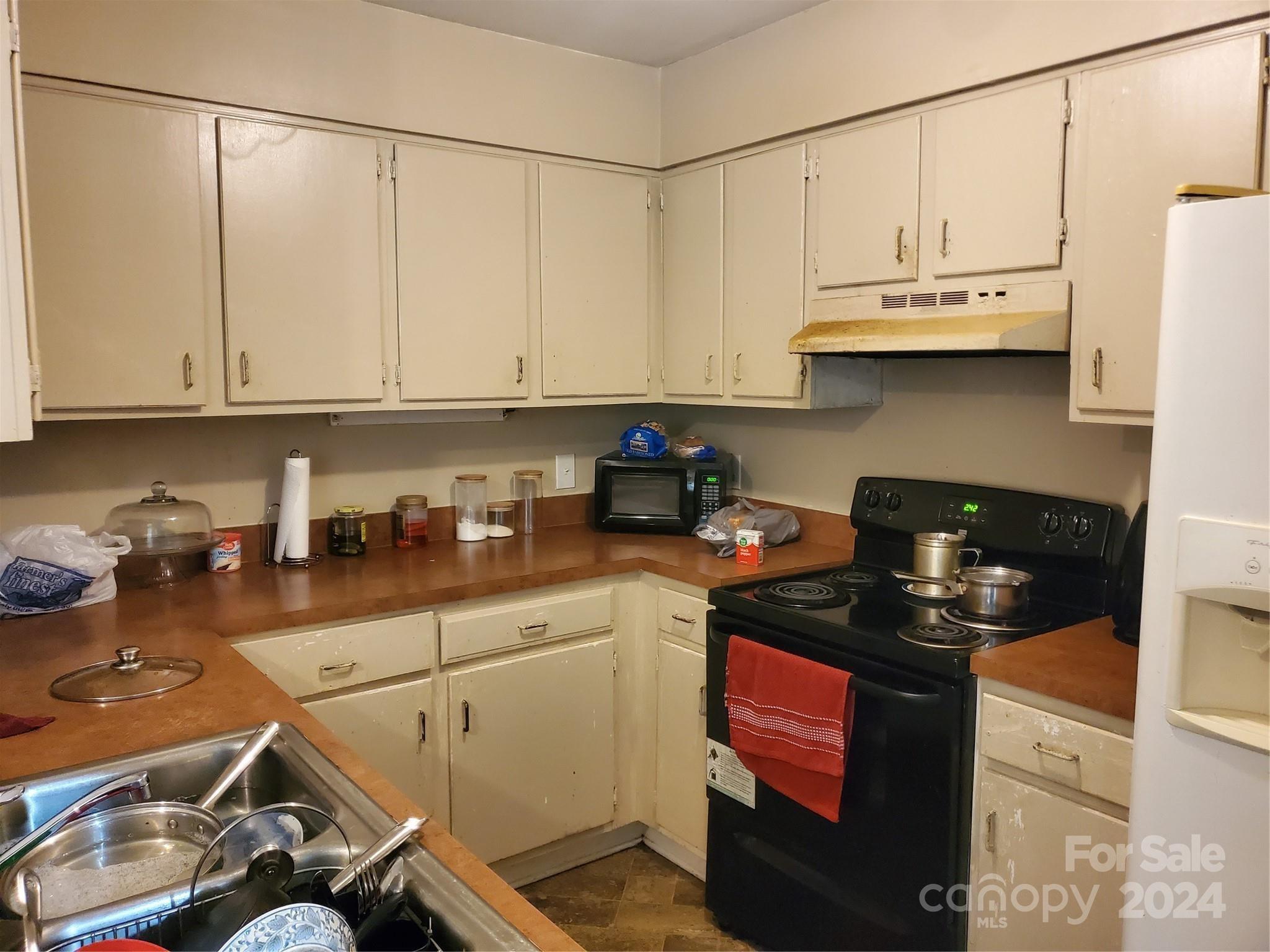 4804 Spring Lake Dr #B, Charlotte, NC 28212