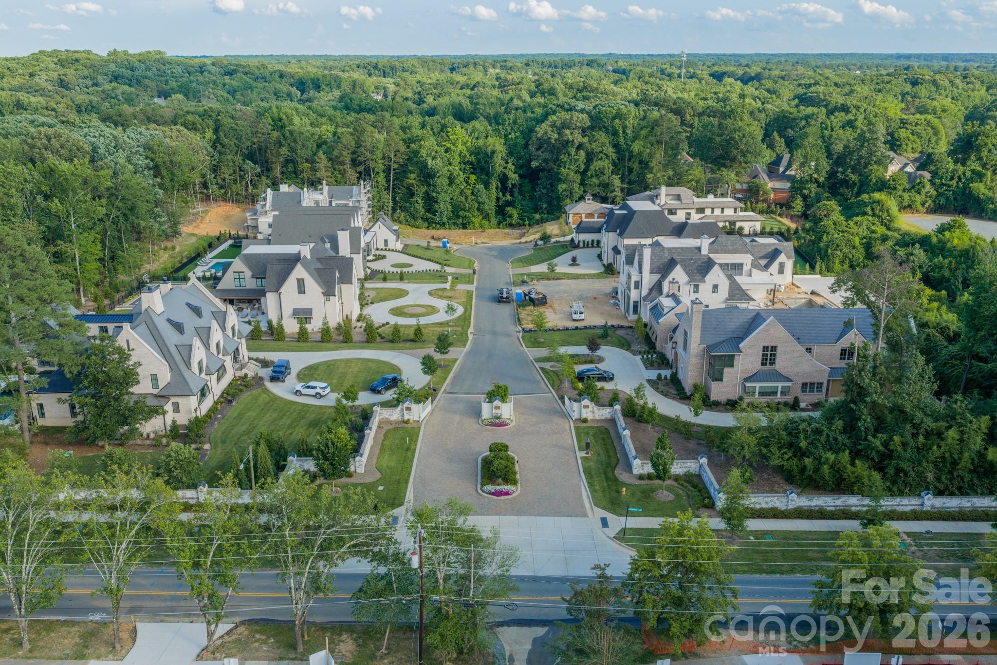 8022 Litaker Manor Ct, Charlotte, NC 28270