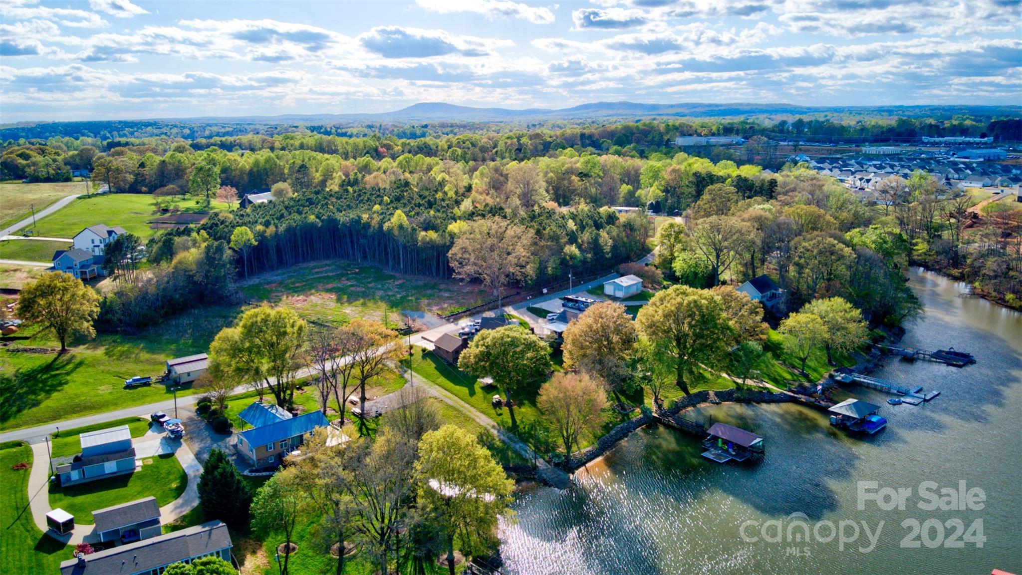 4271 Candlewood Dr, Sherrills Ford, NC 28673