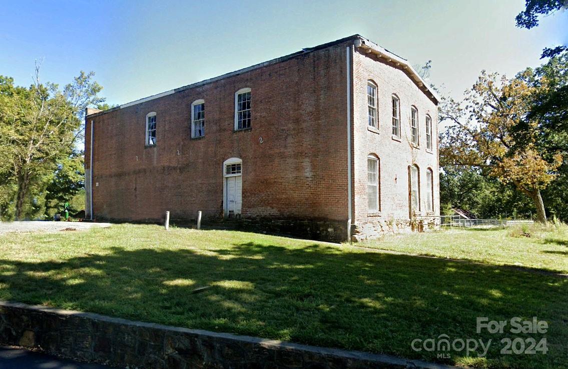 4255 Henry River Rd, Hickory, NC 28602