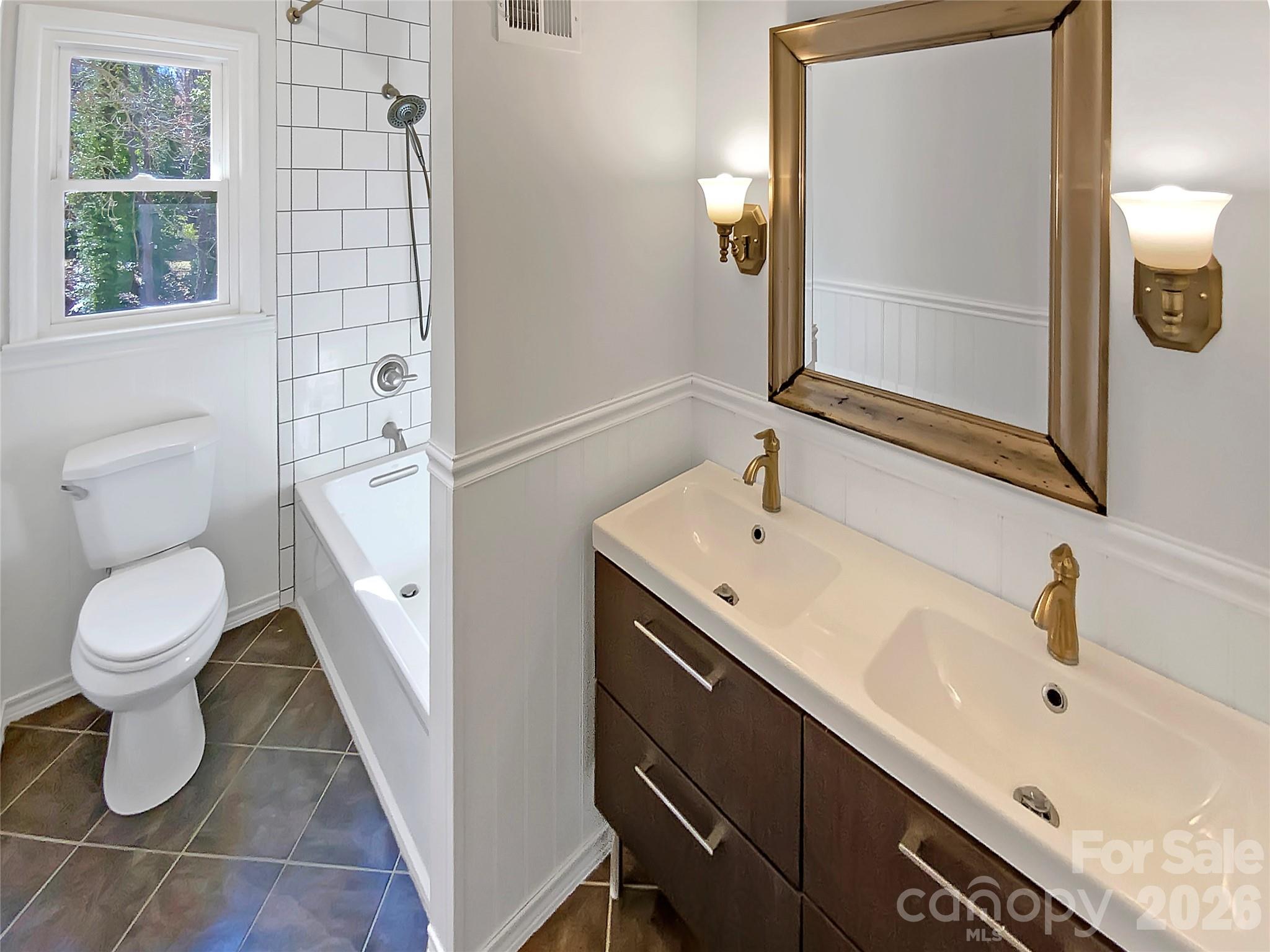 7401 Limerick Dr, Charlotte, NC 28270