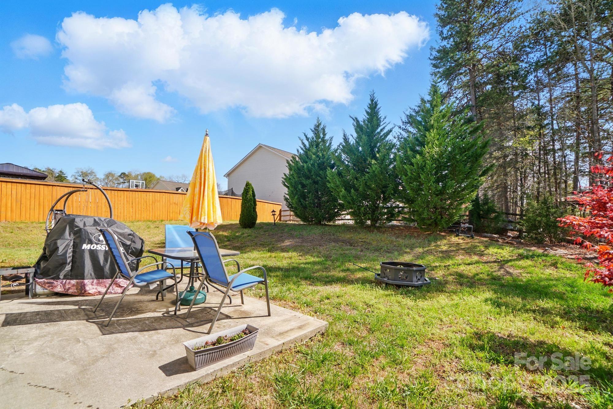 3272 Saddlebrook Dr, Midland, NC 28107
