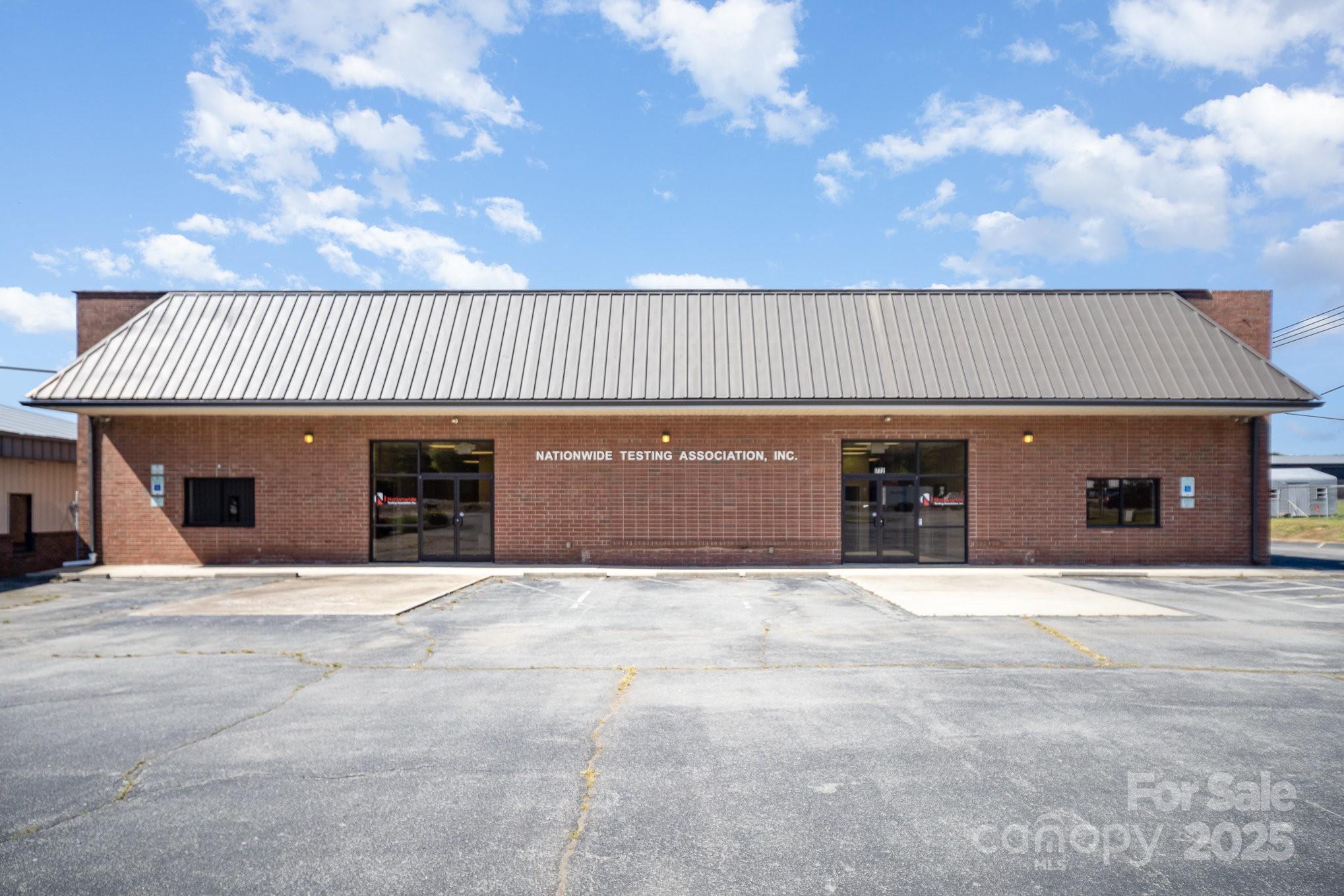 770-772 N Broad St, Mooresville, NC 28115