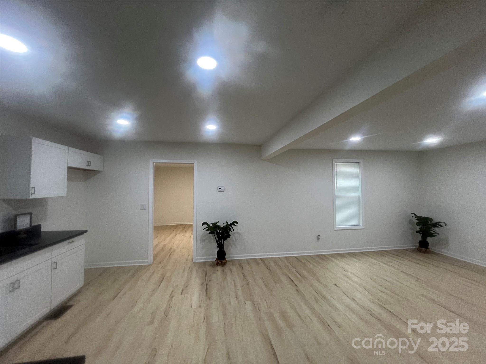 39 E White St, Chester, SC 29706