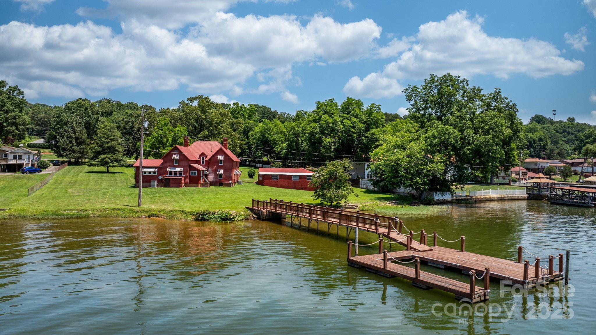 237 Shiloh Church Rd, Hickory, NC 28601