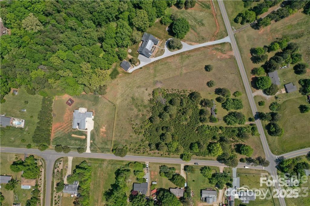 15615 Rocky River Rd E, Davidson, NC 28036