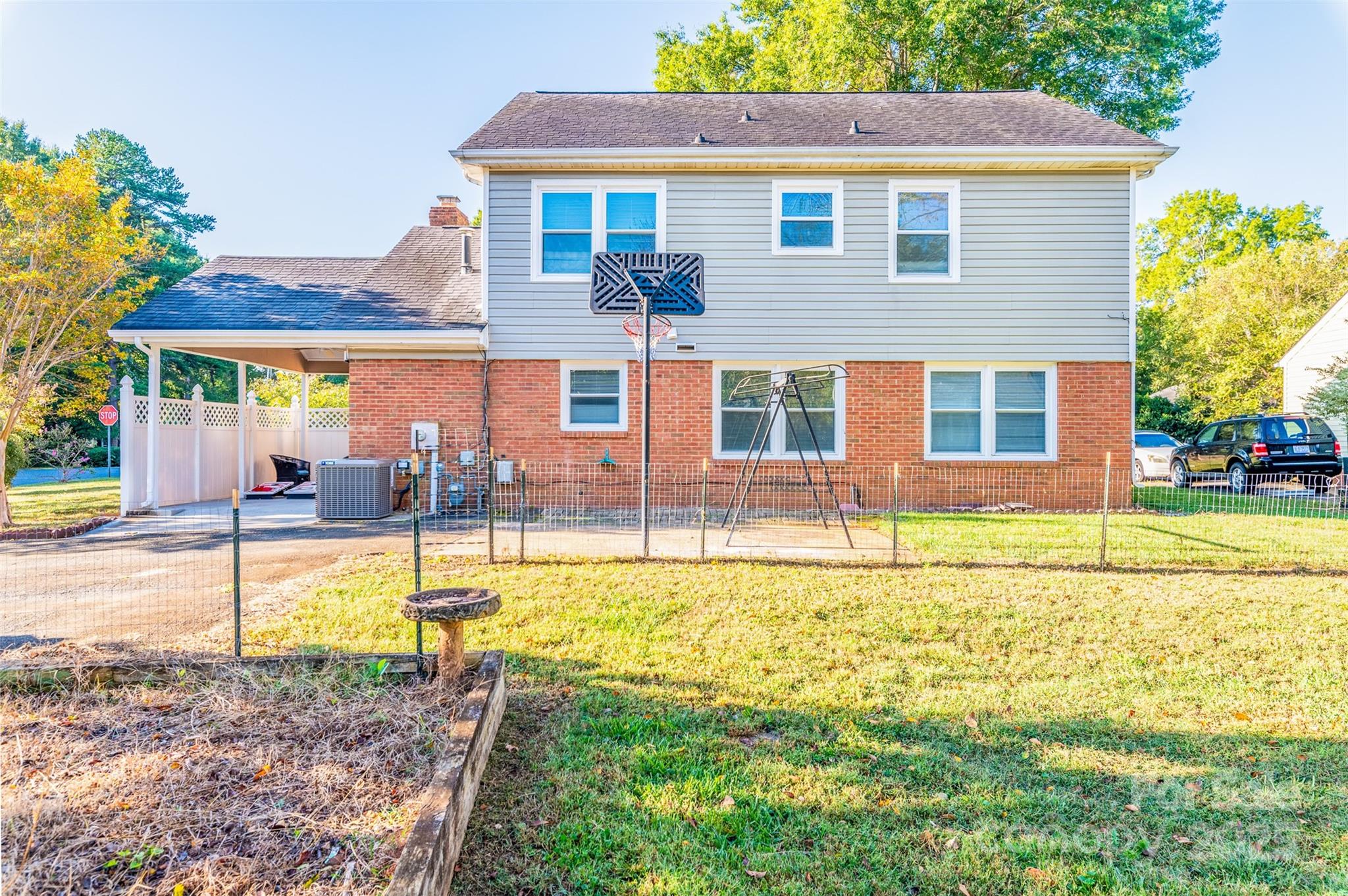 5111 Coronado Dr, Charlotte, NC 28212