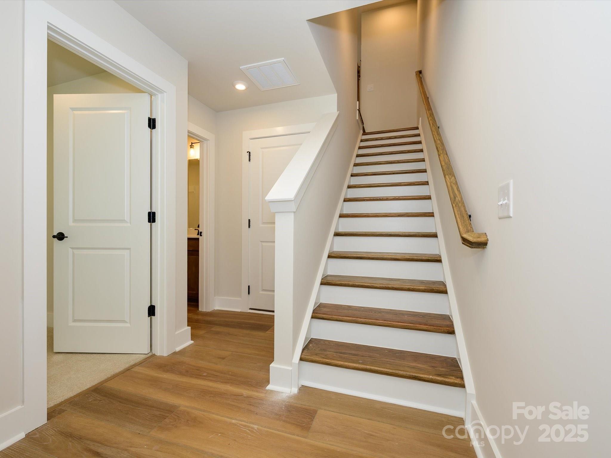 6009 Pivot Ct, Charlotte, NC 28205
