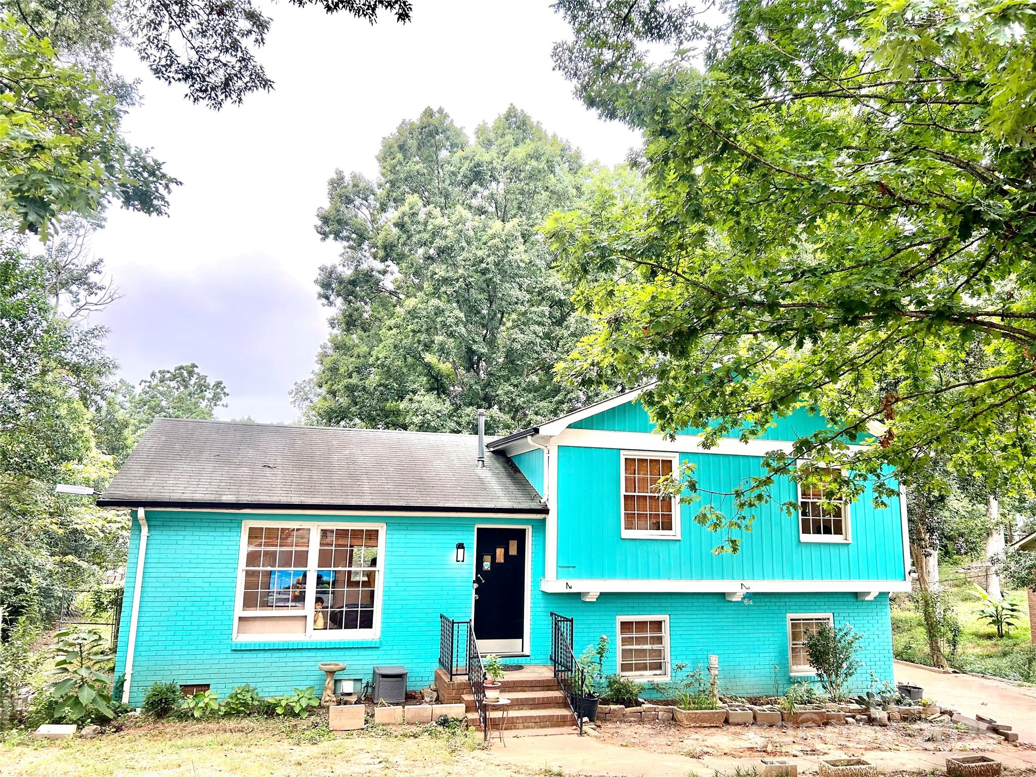 6708 Lynmont Dr, Charlotte, NC 28212