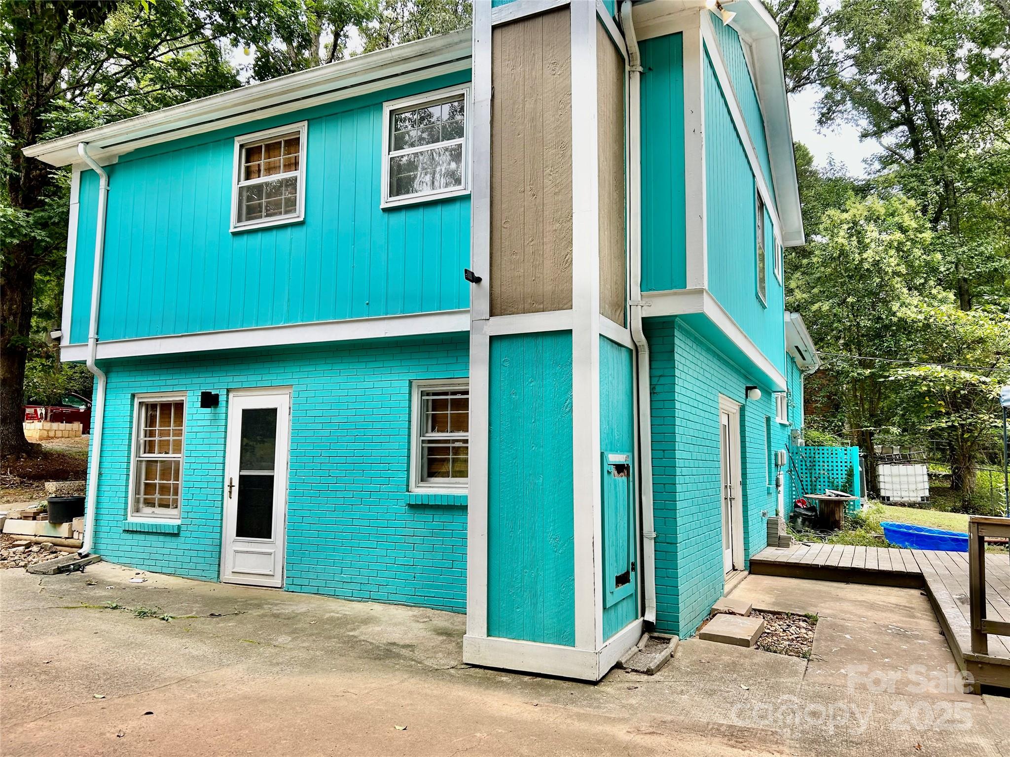 6708 Lynmont Dr, Charlotte, NC 28212