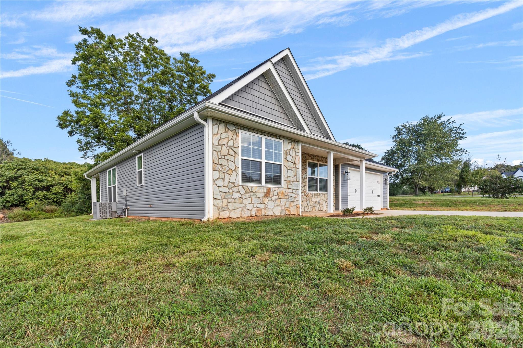 160 Tranquility Ln, Harmony, NC 28634