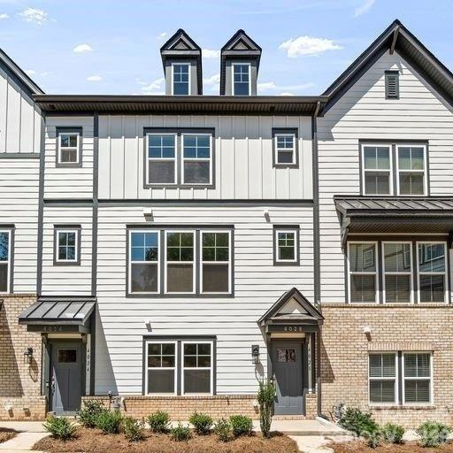 4028 Hidden Oaks Dr, Charlotte, NC 28205