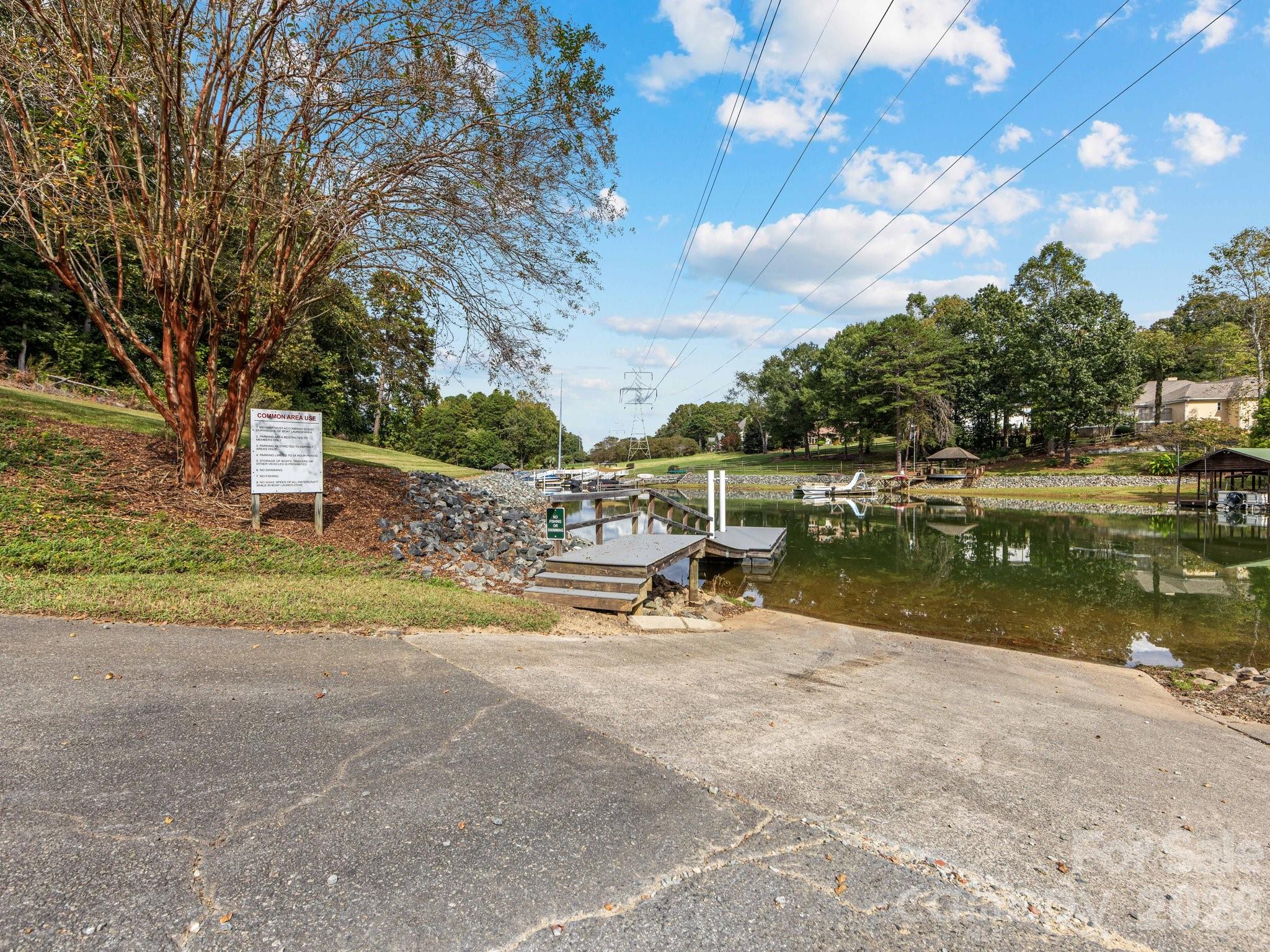 5619 Mountain Point Ln, Charlotte, NC 28216