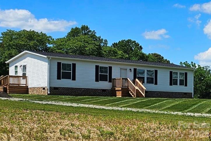 501 Eagle Mills Rd, Hamptonville, NC 27020