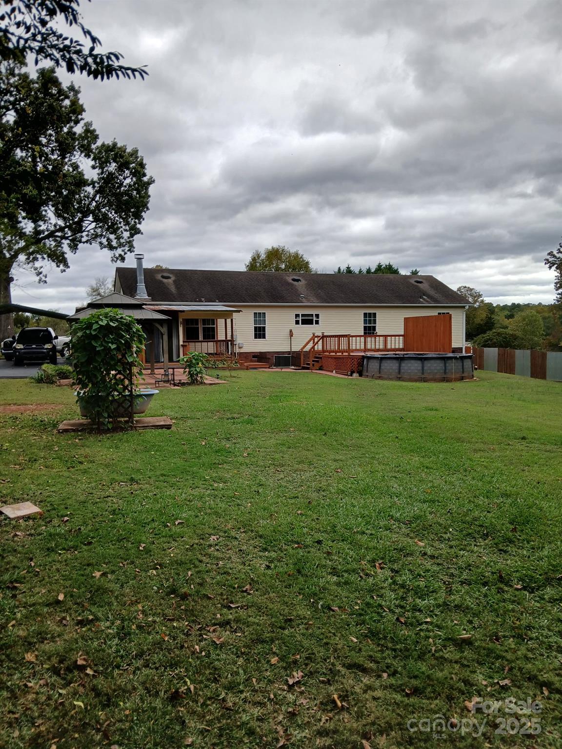 218 Muldoon Ln, Clover, SC 29710