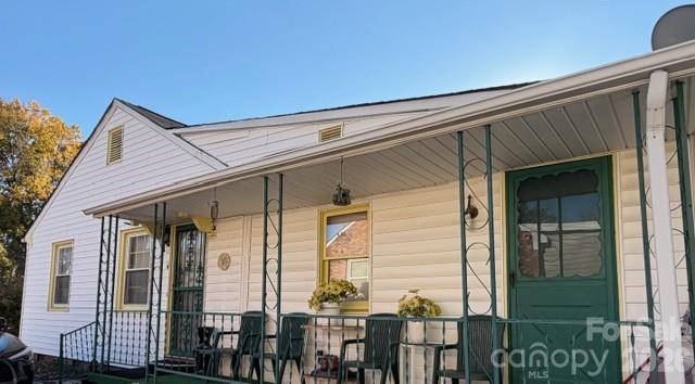 2126 Syracuse Dr, Charlotte, NC 28216