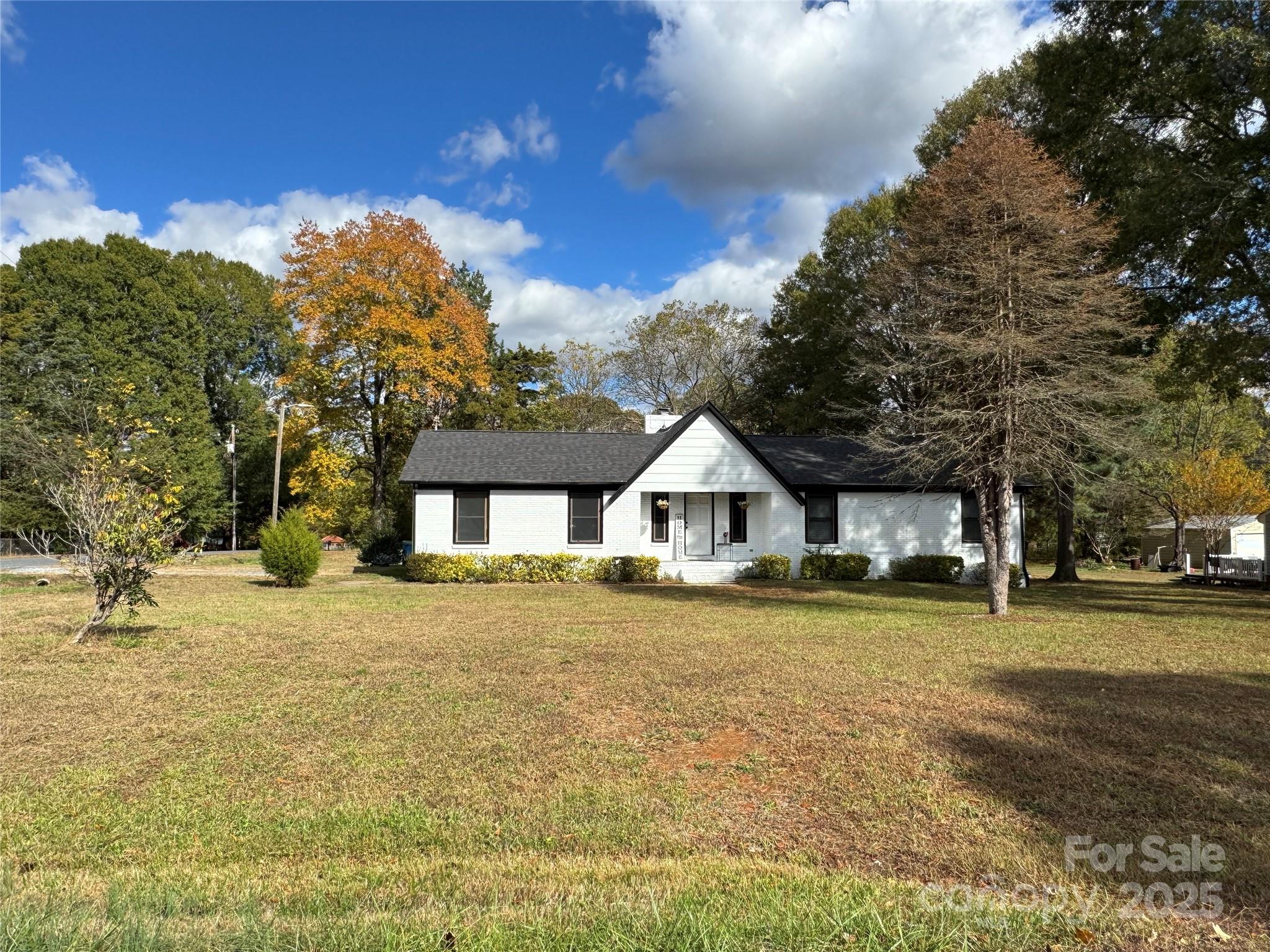 425 Acorn Oaks Dr, Salisbury, NC 28146