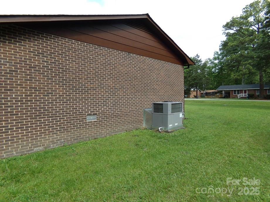 556 Roundtree Cir, Chester, SC 29706